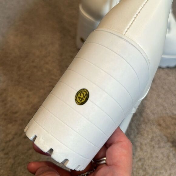 Women’s White Lace Up Chunky Heeled Boots Size 11 (42 EU) NEW - Picture 7 of 13